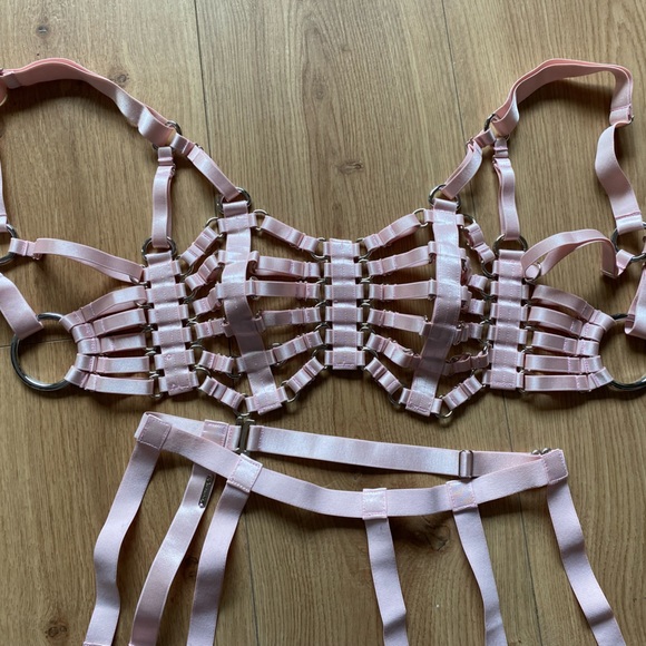 Creepyyeha Matching Lingerie Set - Liow Bra & Jalyne Garter Belt - Picture 5 of 6